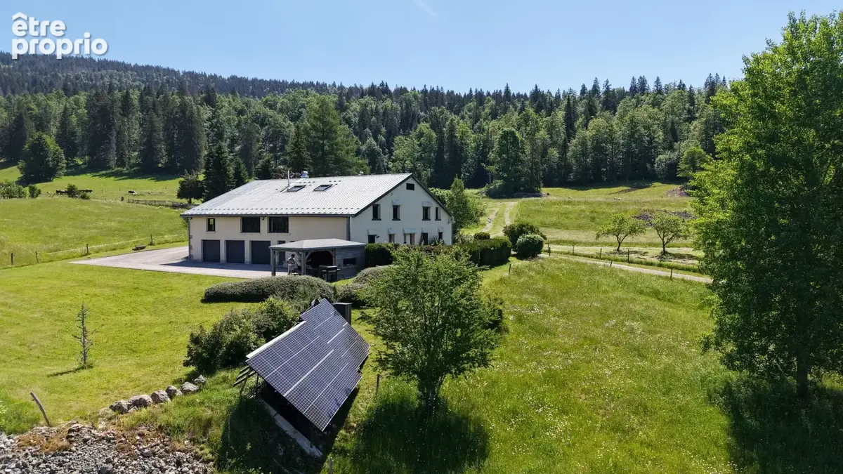 Frontière SUISSE Les Rousses Propriété d’exception rare sur le marché : Splendide ferme rénovée. - photo 5