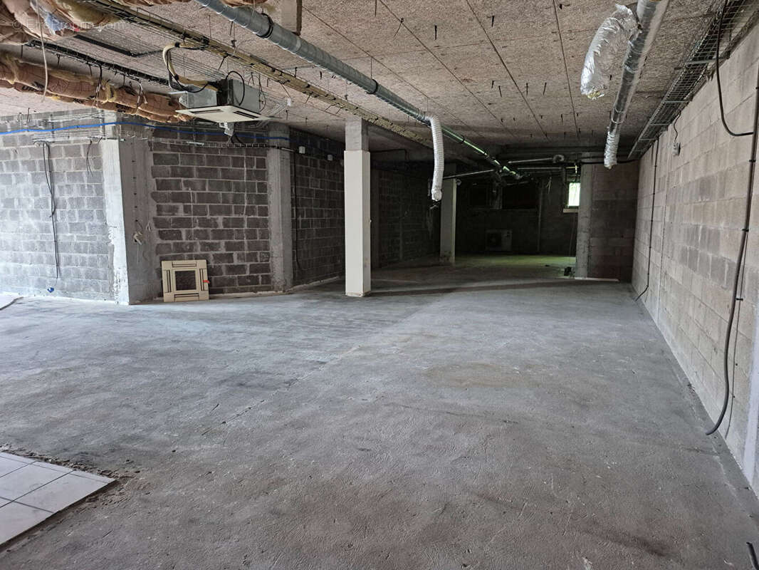 Commerce à ANZIN-SAINT-AUBIN