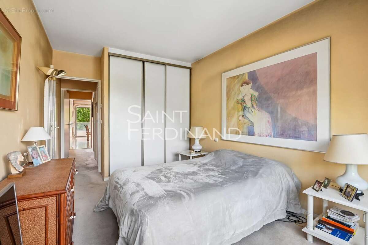 Appartement à NEUILLY-SUR-SEINE