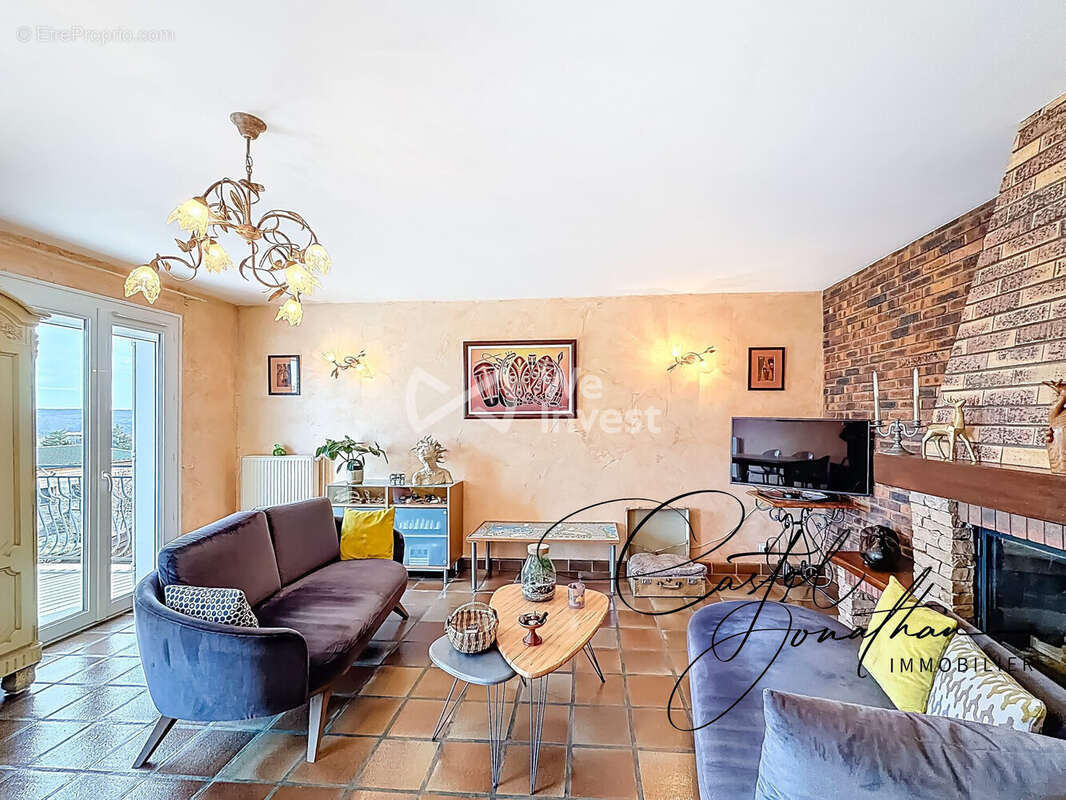 Maison à SAINT-CYR-SUR-LE-RHONE