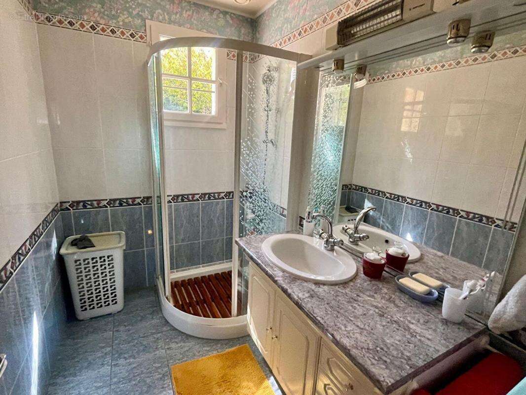 Maison  5 pièce(s) 109 m2 avec garage et dépendances - photo 12