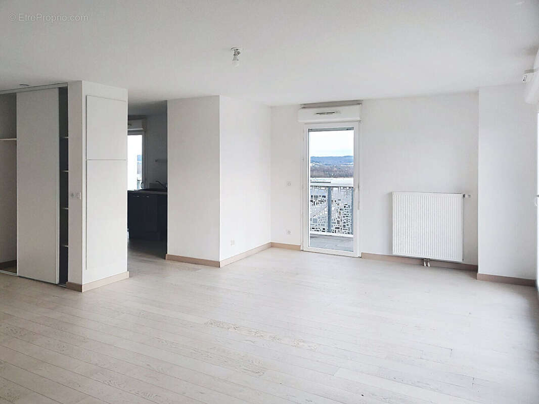 Appartement à VILLENAVE-D&#039;ORNON