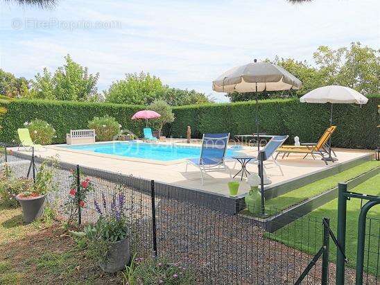 Maison à SAINT-EMILION