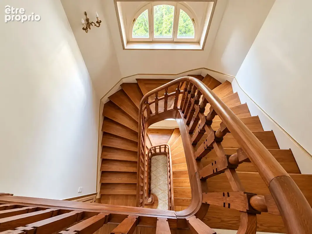 Nancy / exceptionnelle villa art nouveau / 515 m² / 13 chambres / terrain de 1 070 m² - photo 8
