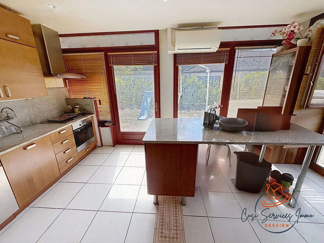 Maison à PREVESSIN-MOENS