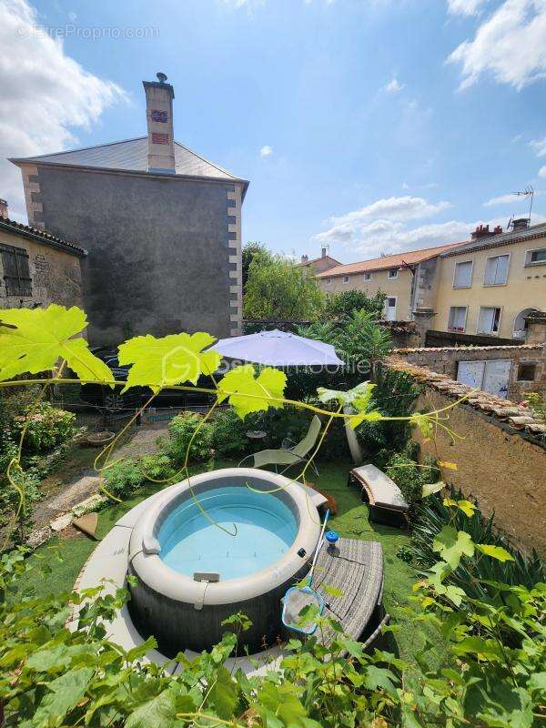  Maison de caractère – 186 m² environ - photo 24