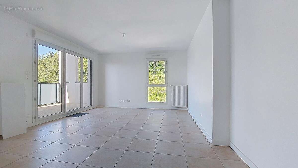 Appartement - 3 Chambres - Cave - Balcon - Garage en sus - Proche commodités - Au calme absolu - photo 6