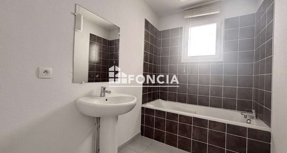 Maison à VILLENEUVE-LES-BEZIERS