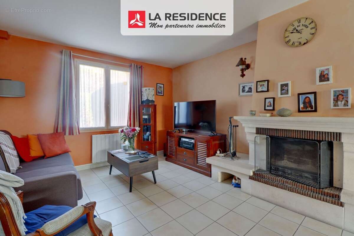 Maison à JOUY-LE-MOUTIER