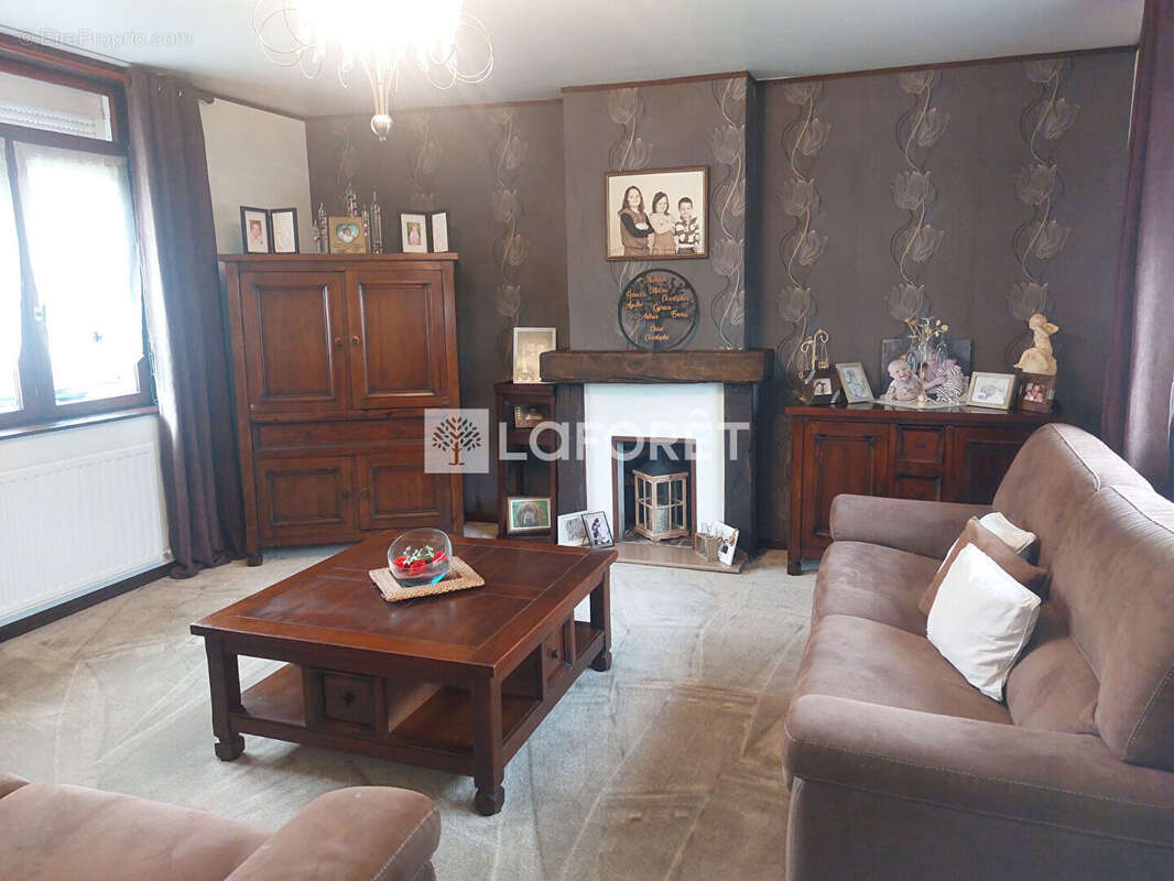 Maison à VACQUERIE-LE-BOUCQ