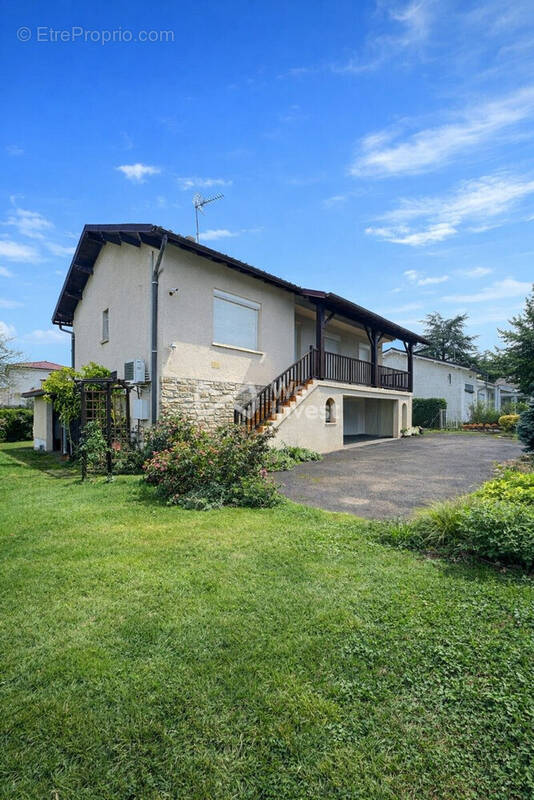 Maison à LEOJAC