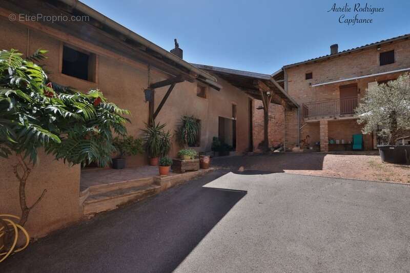 Maison à vendre 8 pièces VERGISSON (71) - photo 18