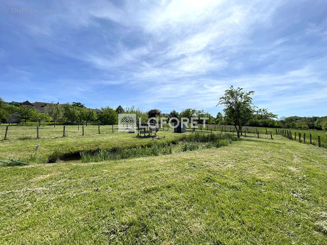 Maison Saint Lamain à fort potentiel , 4 pièce(s) 139m² - photo 14