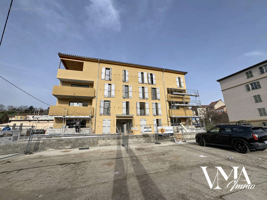 Appartement à L'ARBRESLE
