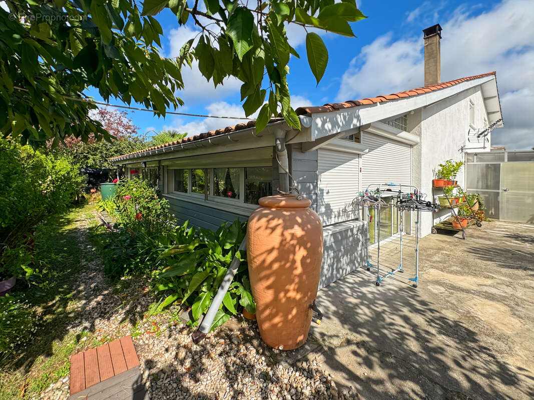 Maison à PAREMPUYRE