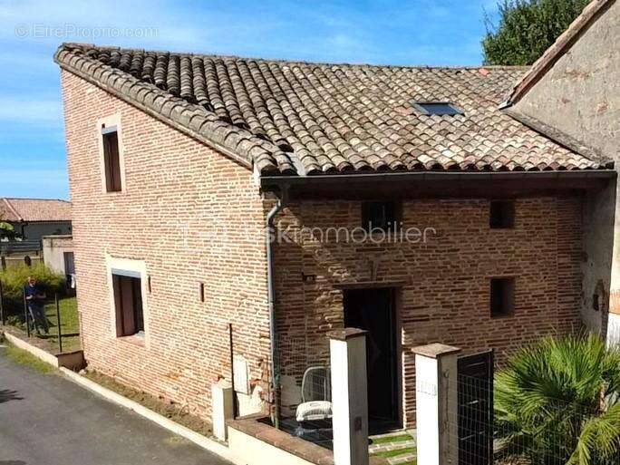 Maison à LAPEYROUSE-FOSSAT