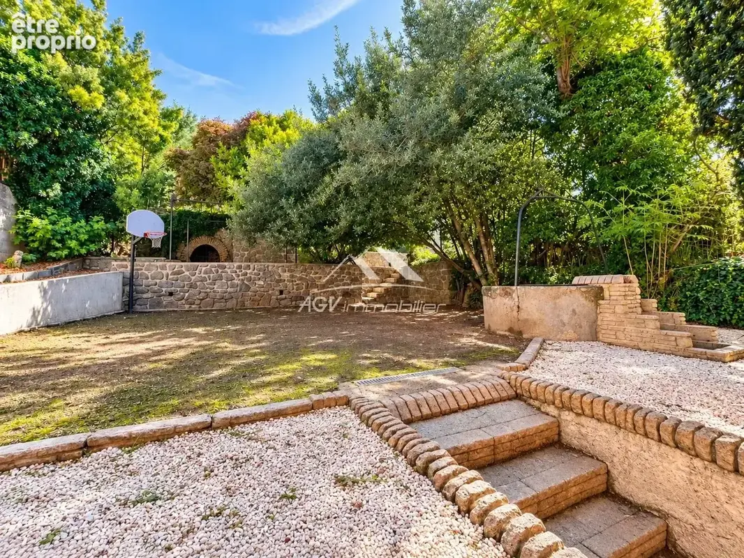 Maison de caractère 238 m² – Piscine, puits et potentiel de 3 logements - photo 8
