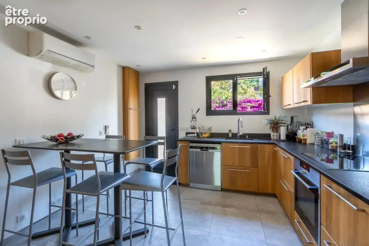 Toulon – cap brun – maison familiale 143 m² – terrain 930 m² – garage – dpe b - photo 2