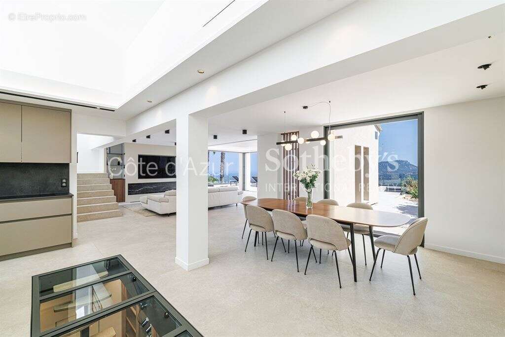 Proche Mandelieu villa contemporaine vue mer 290 m2 piscine calme absolu - photo 10