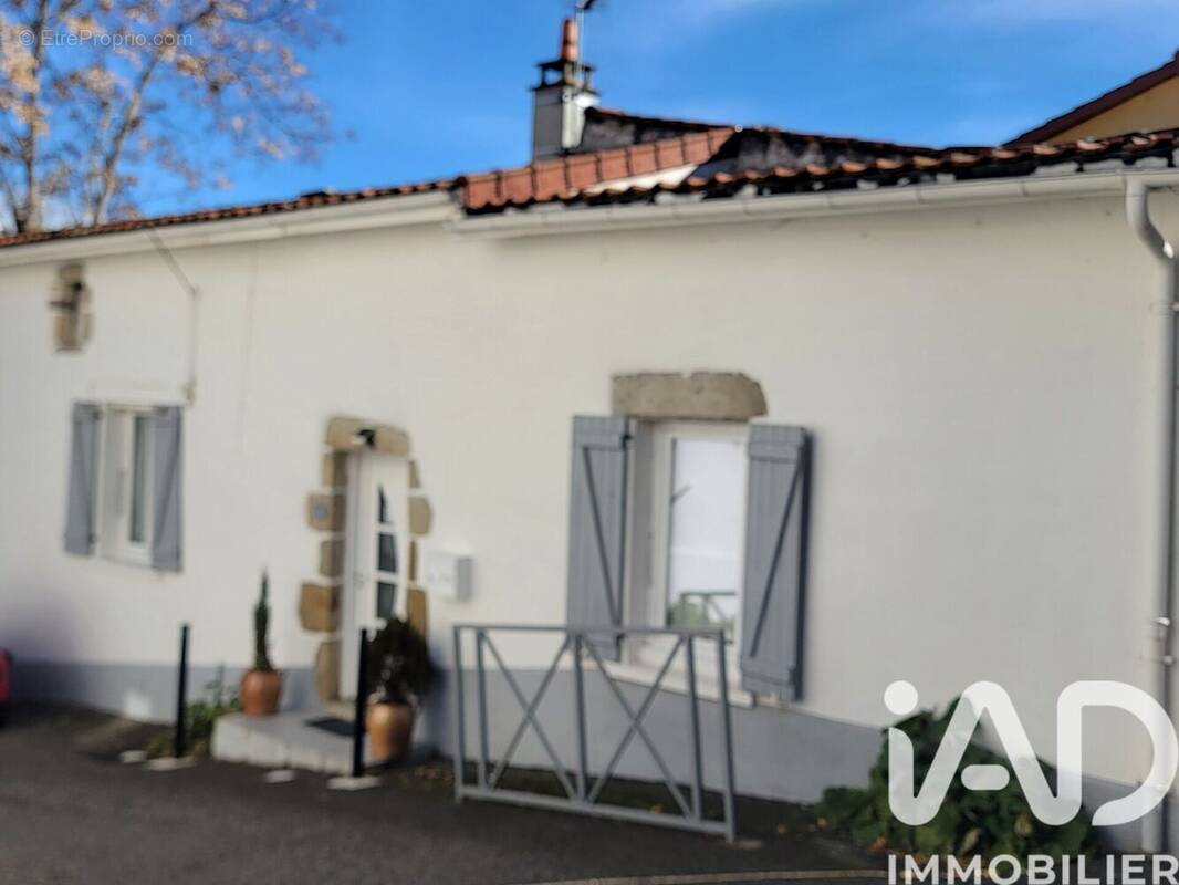 Photo 1 - Maison à PONT-DU-CHATEAU