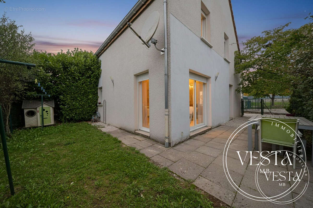 Maison à BELLENEUVE