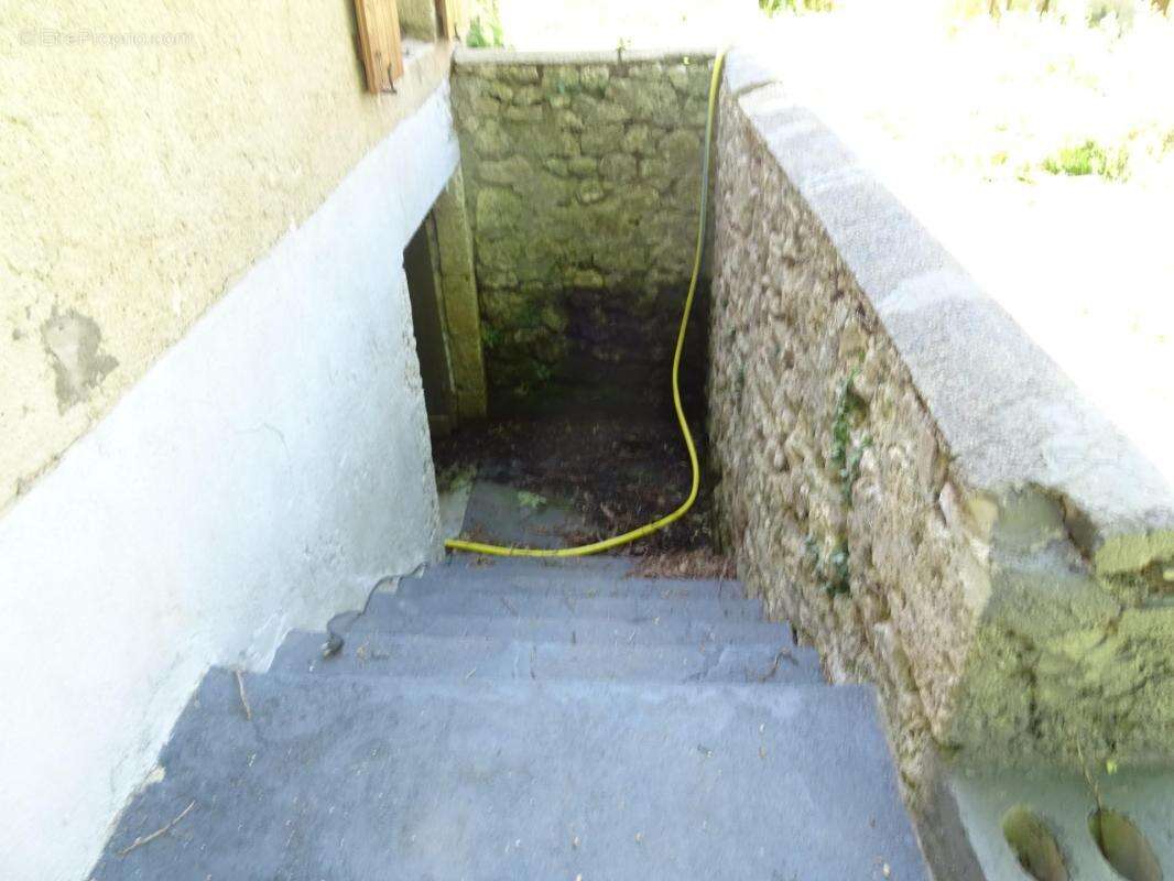 Maison à MONTAIGU-LE-BLIN