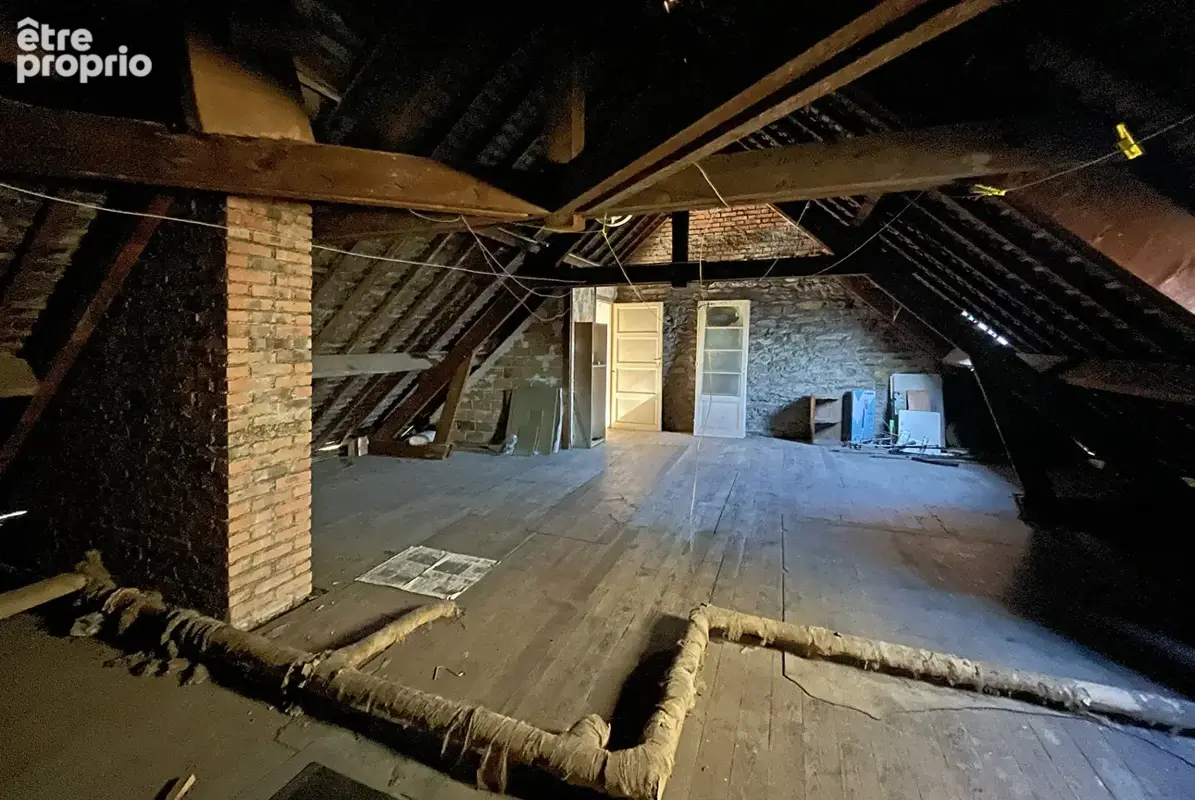 Immeuble de caractère avec fort potentiel - Quartier Francisco-Ferrer , Vern - photo 8