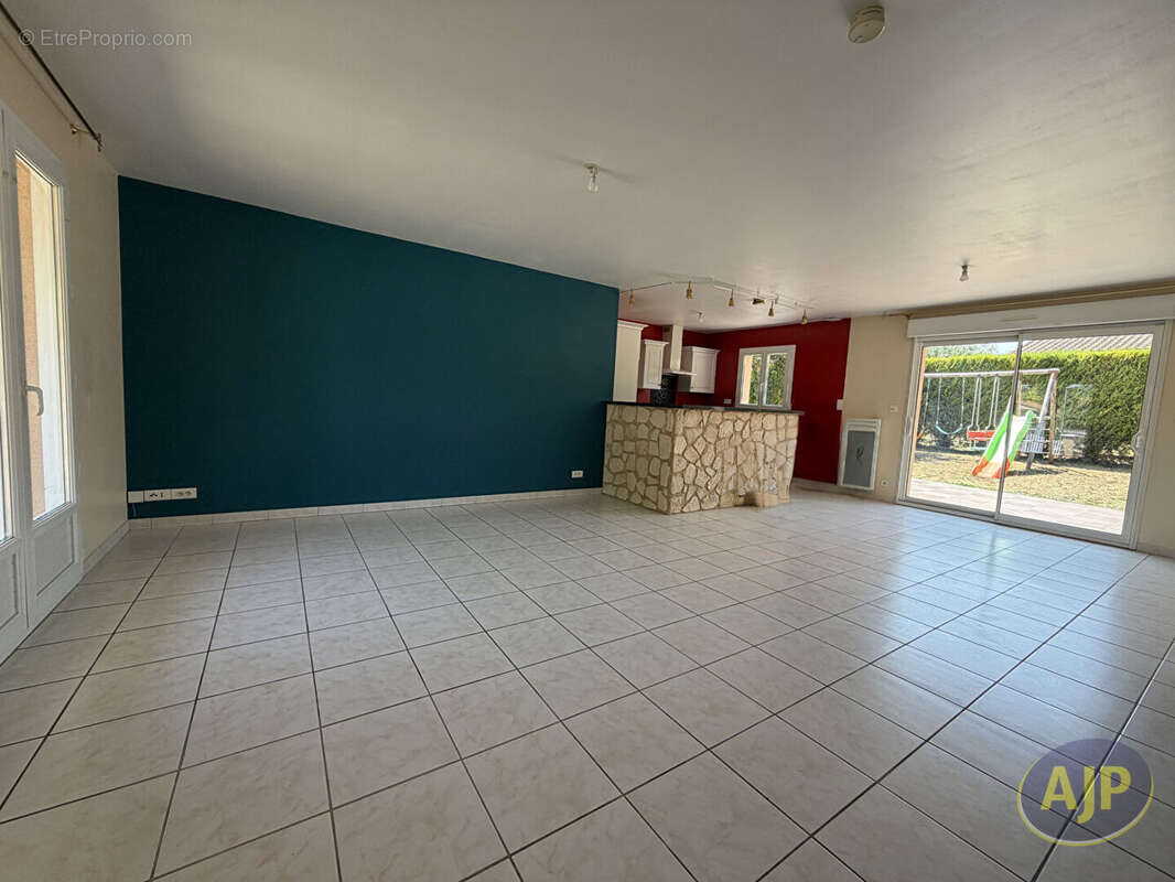 Maison de plain-pied de 95 m² ? Bien rare à Pons - photo 2