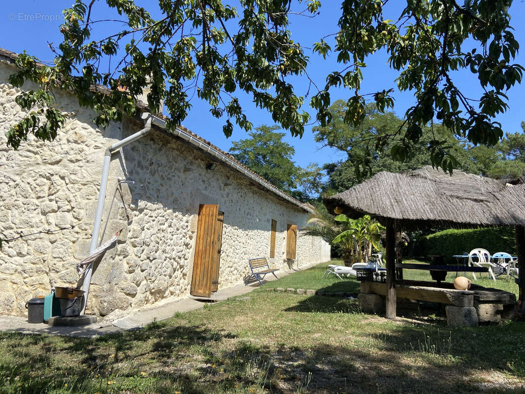 Maison à PUJOLS