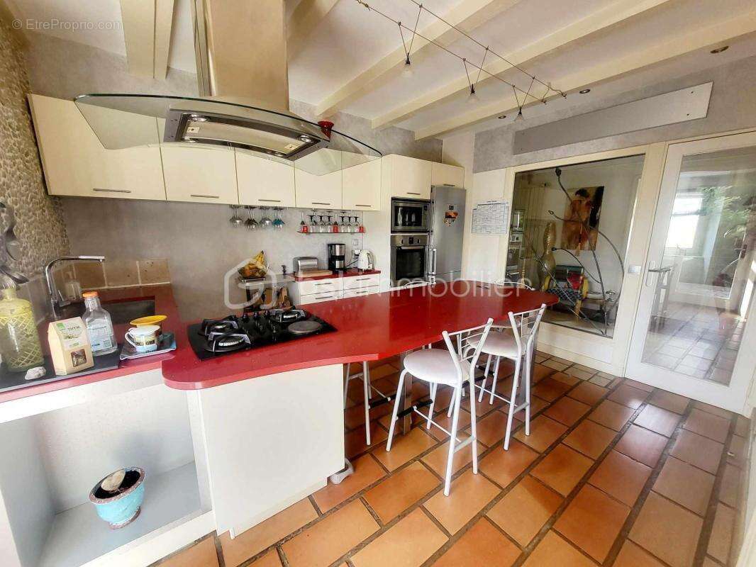 Maison de caractère de 243 m² à Privas - photo 12