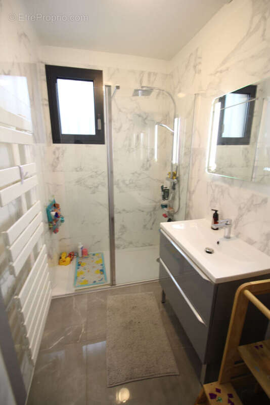 Maison à SARTROUVILLE