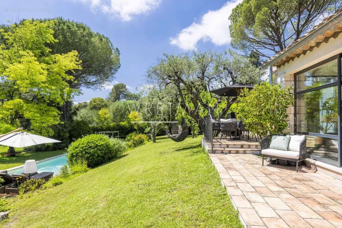 Maison à VALBONNE