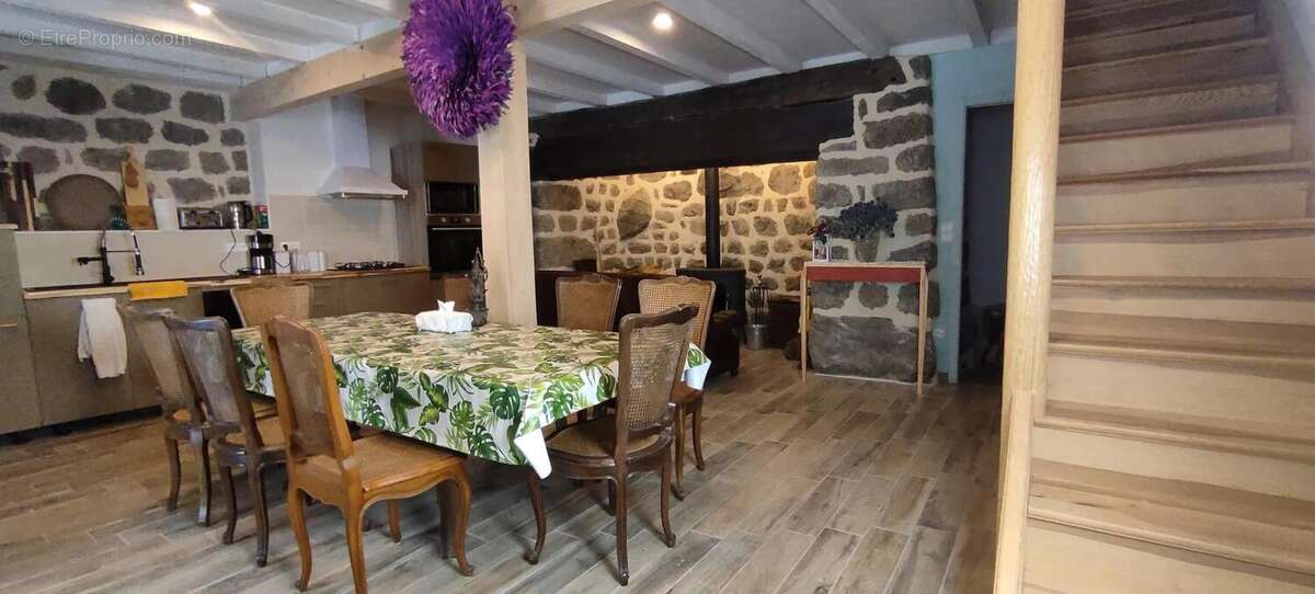 Maison à SAINT-AGREVE