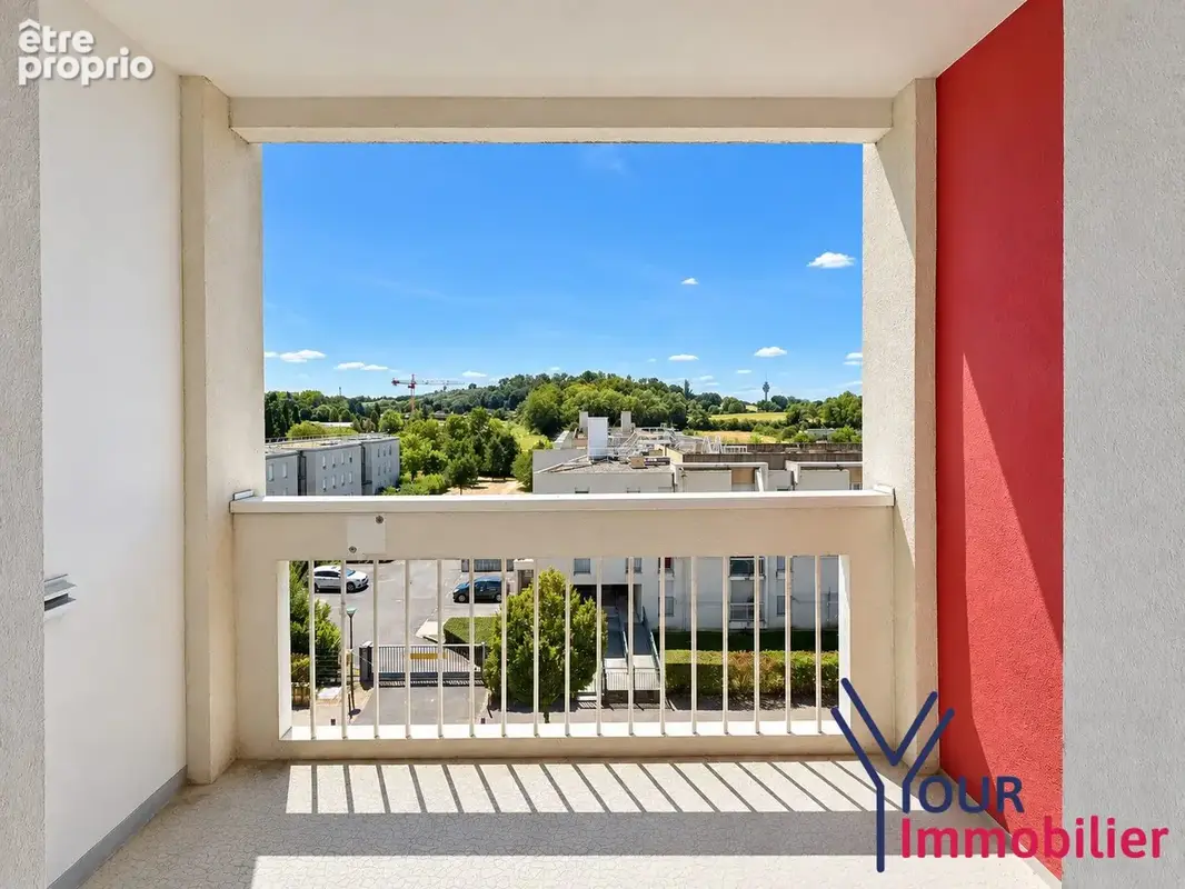 Appartement à MEYZIEU