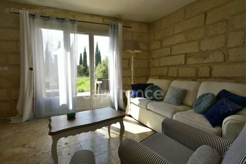 Appartement à SAINT-PIERRE-DE-MEZOARGUES