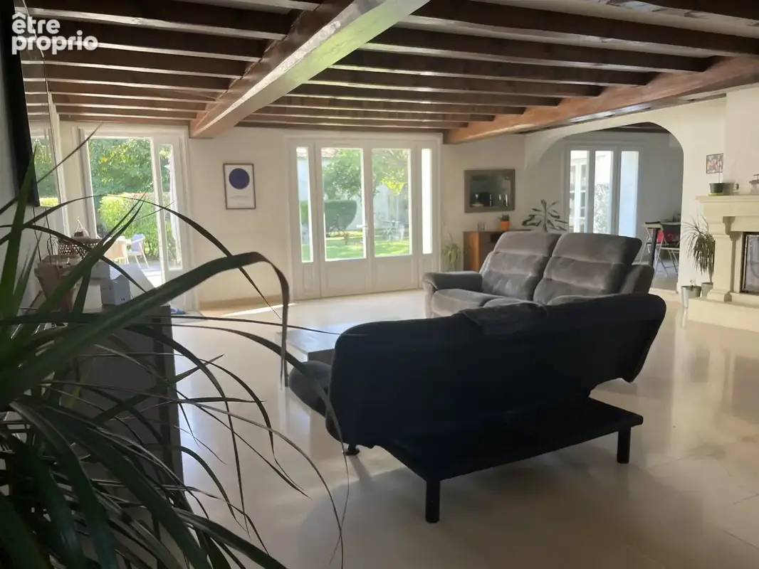 Prignac magnifique propriete de 290 m2 parc de 7500 m2 gite de 130 m2 garage de 60 m2 dependances de 190 m2 - photo 6