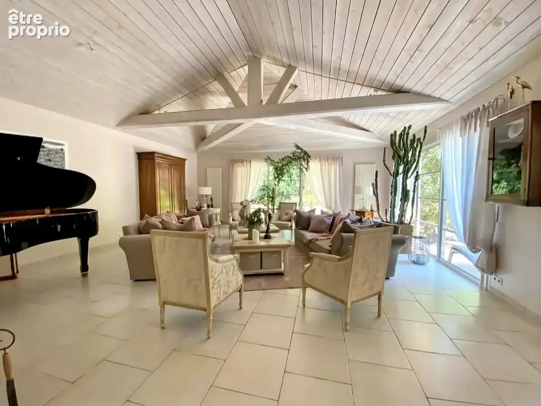 Maison 278 m² à Basse-Goulaine  - photo 4