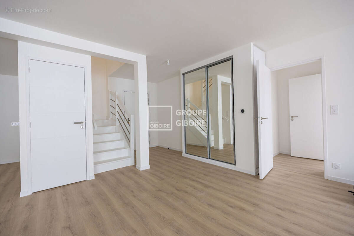 A vendre agence giboire saint malo appartement type 5 duplex parkings - photo 2