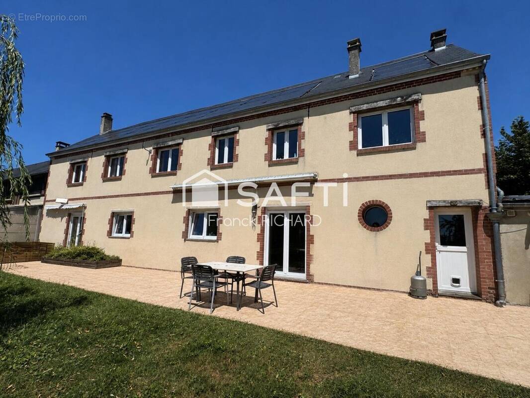Photo 1 - Maison à CREVECOEUR-LE-GRAND