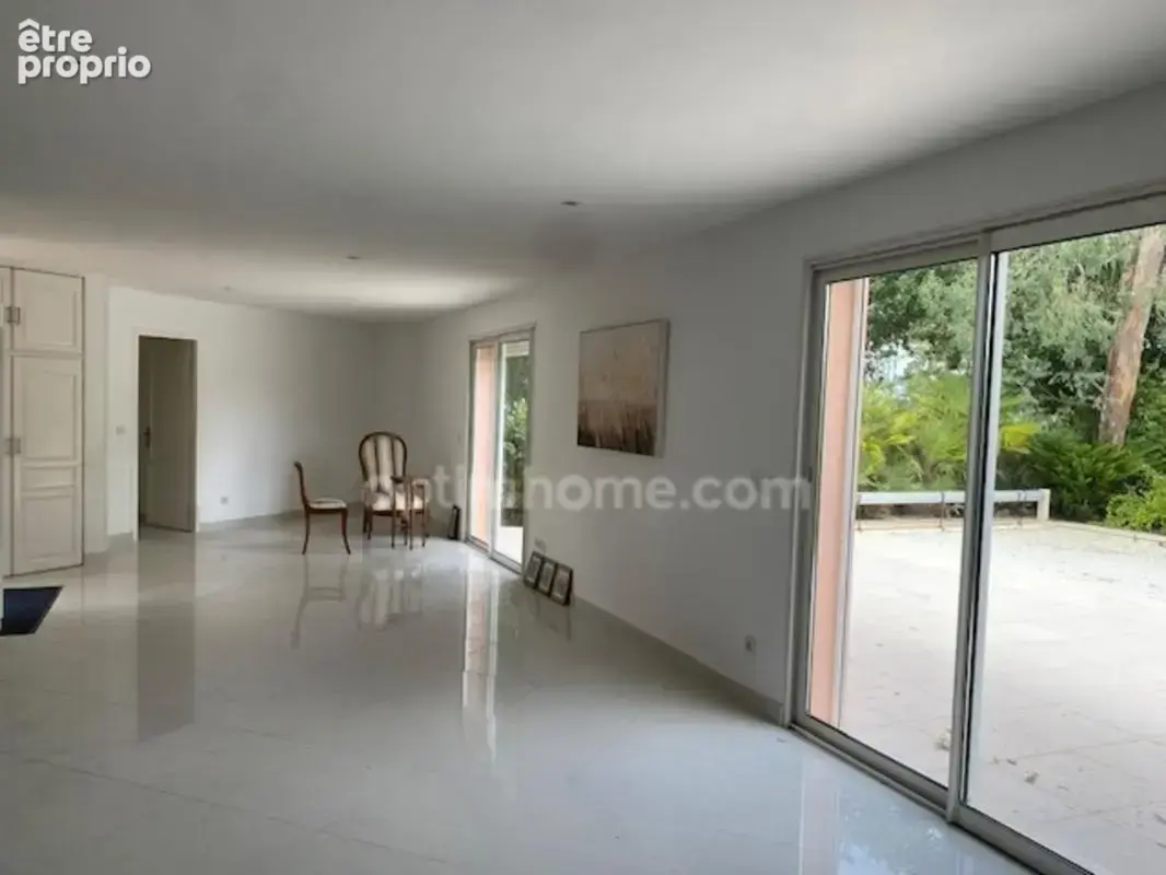 Proche de EXIDEUIL sur Vienne et Chabanais en Charente, maison 164 m², 5 chambres, double garage, terrain 2575 m² - photo 7