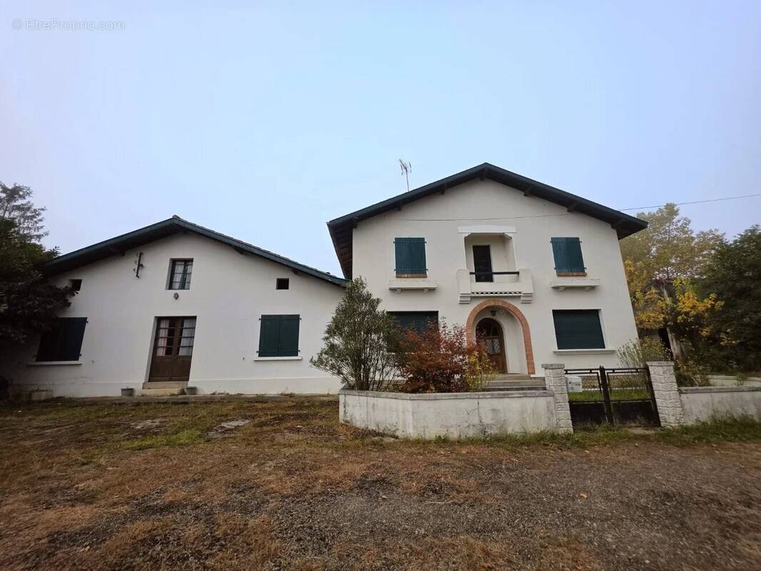 Maison à POMAREZ