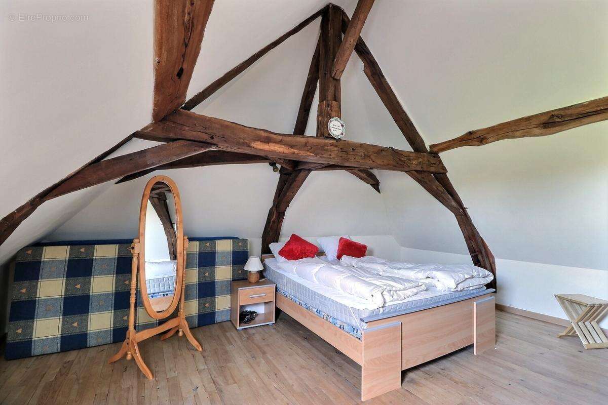 Maison à LA CLAYETTE