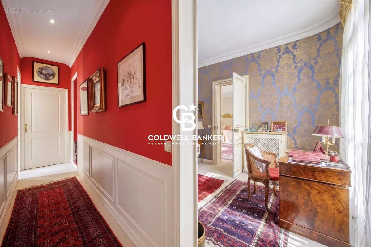 Appartement à PARIS-8E
