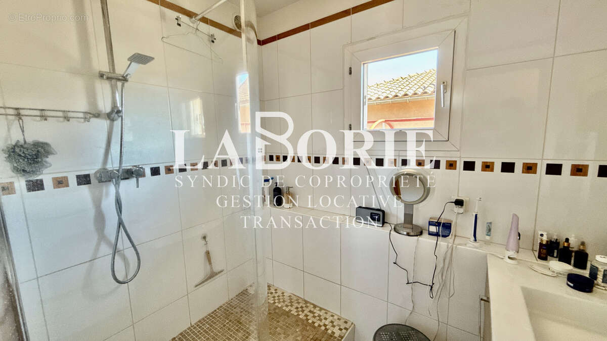 Appartement à VILLENEUVE-LES-AVIGNON