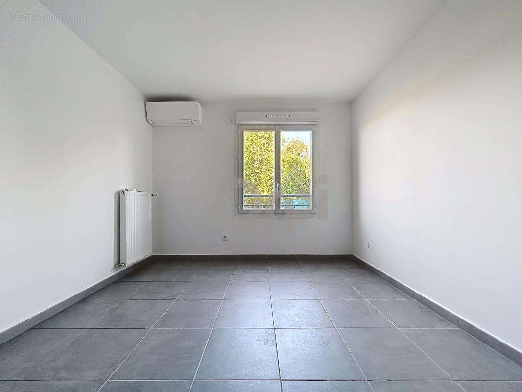 Appartement à LE MUY