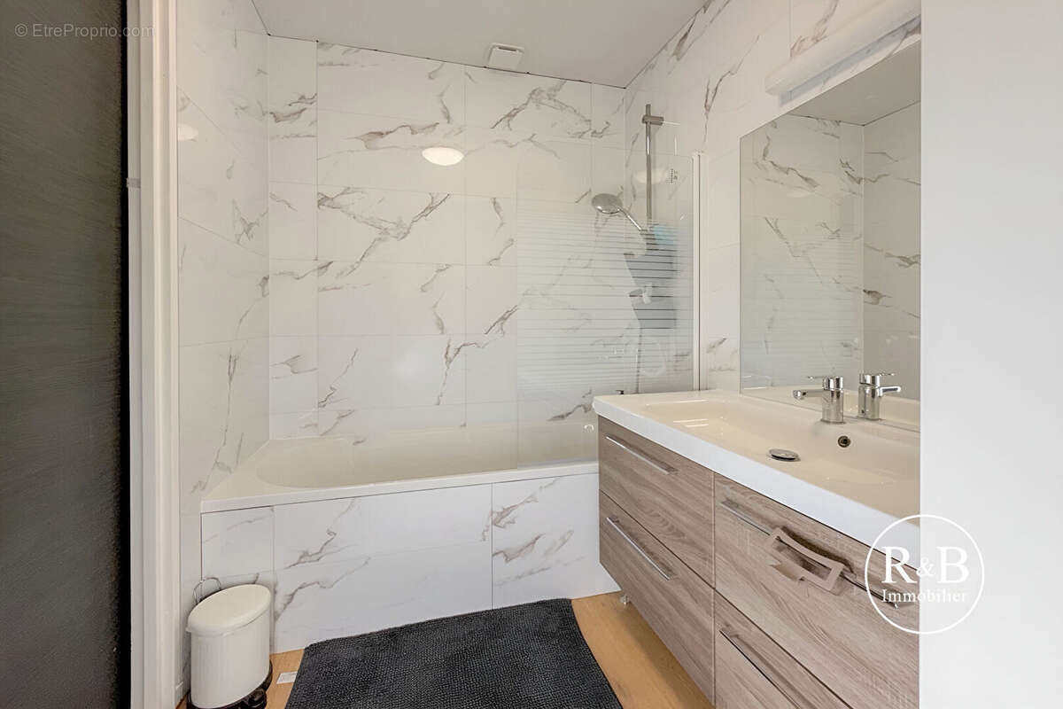 Maison à LES CLAYES-SOUS-BOIS