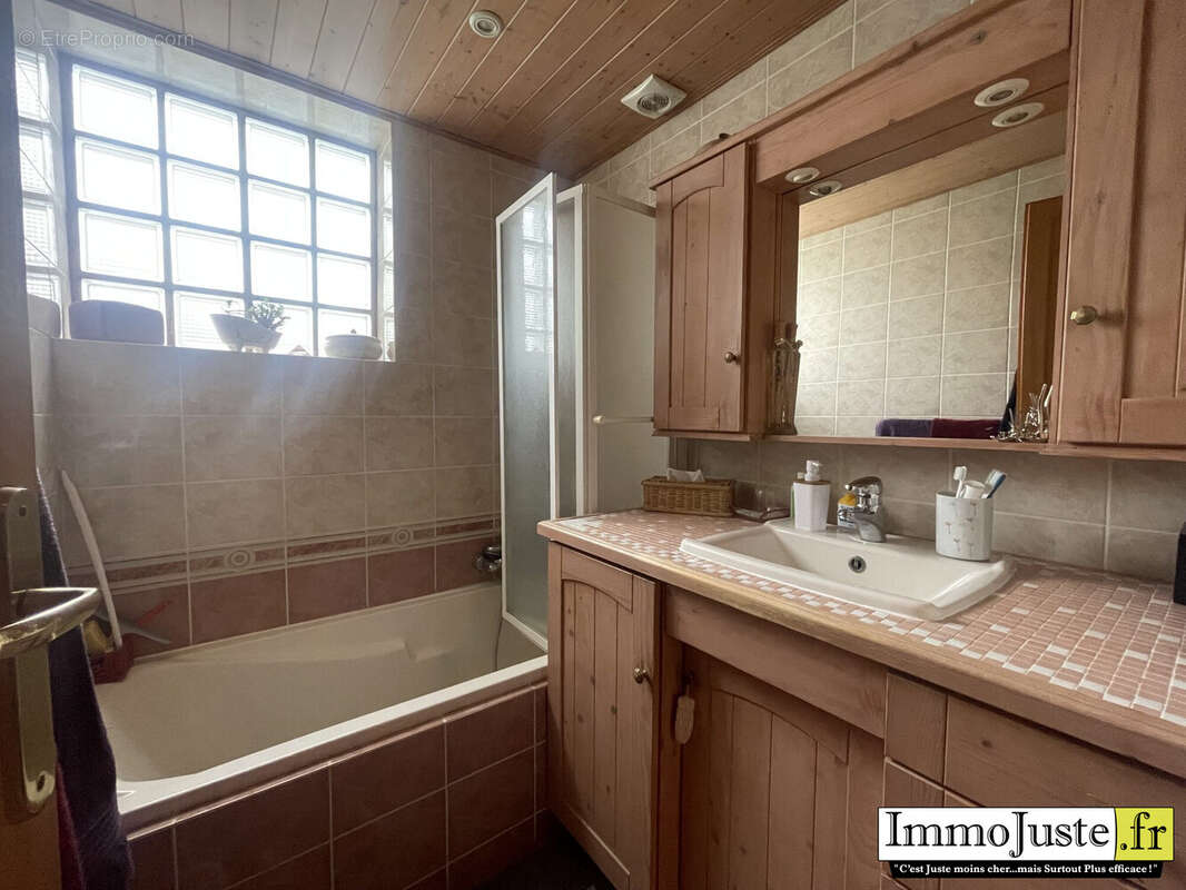 Maison à MAGNY-LES-HAMEAUX