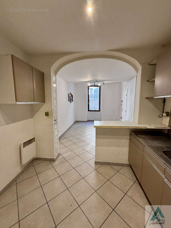 Appartement à ROQUEVAIRE