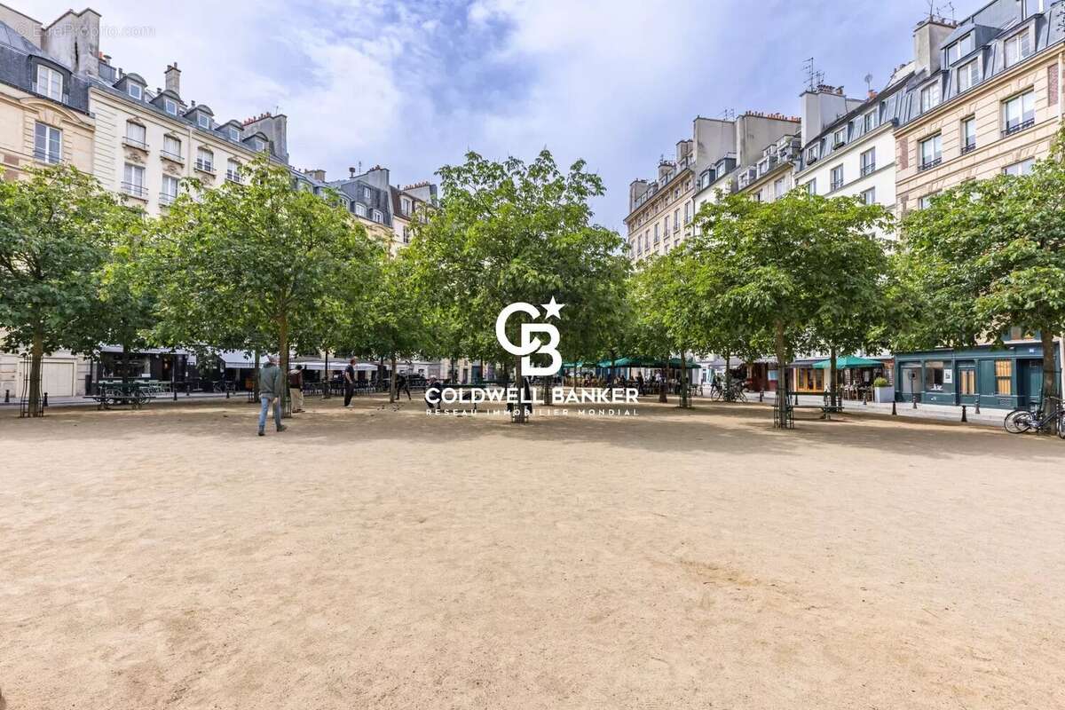 Commerce à PARIS-1E