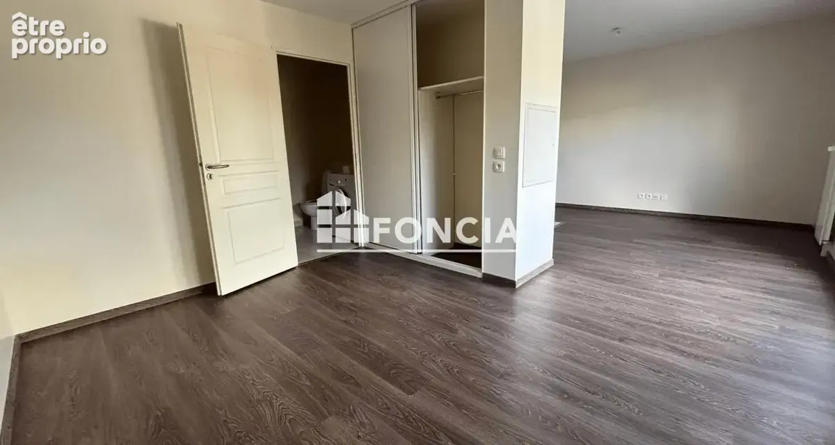 Rennes entre centre-ville et chu - t1 bis de 35 m2 avec stationnement interieur - photo 3